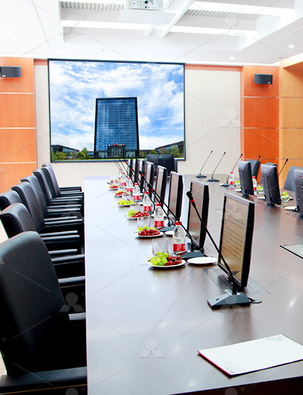 2012年初，以長興縣副縣長為首的考察小組，一行20多人赴黎明重工進行實地考察，磨機銷售部集運營、研發(fā)、企業(yè)文化傳播部等多方力量，成功完成此次接待，并針對碳酸鈣、方解石等物料特性，提供增加產(chǎn)量、降低能耗的解決方案，凸顯專業(yè)素質(zhì)和雄厚實力。